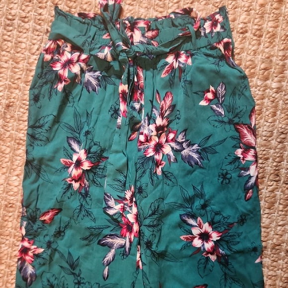 Candie's Green and Pink Wide Leg Jumpsuit with Floral Pattern - Picture 3 of 4